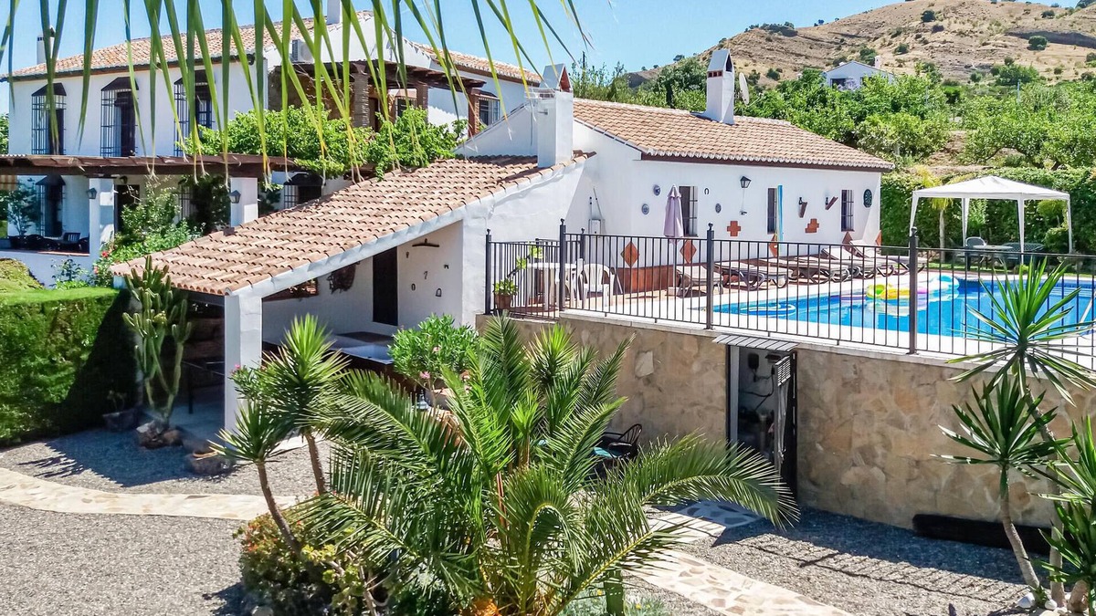 Pizarra House | Beautiful home in Pizarra