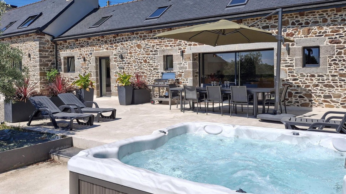 Tremeloir House | Beautiful home in Pordic with WiFi