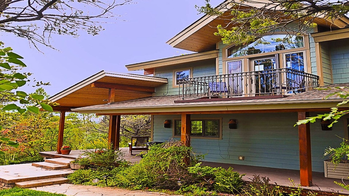Durango House | Beautiful home in private setting yet only15 min to town & 10 min to lake