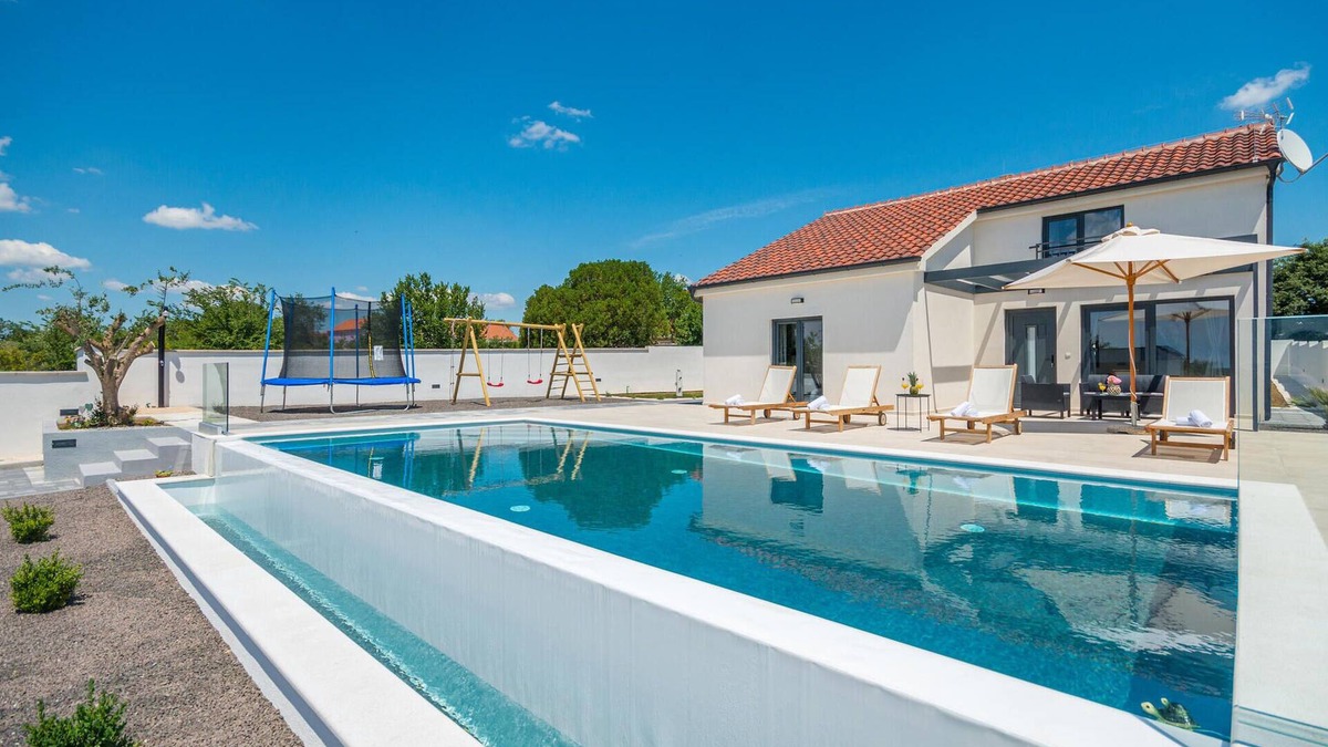 Skabrnja House | Beautiful home in Skabrnja with WiFi