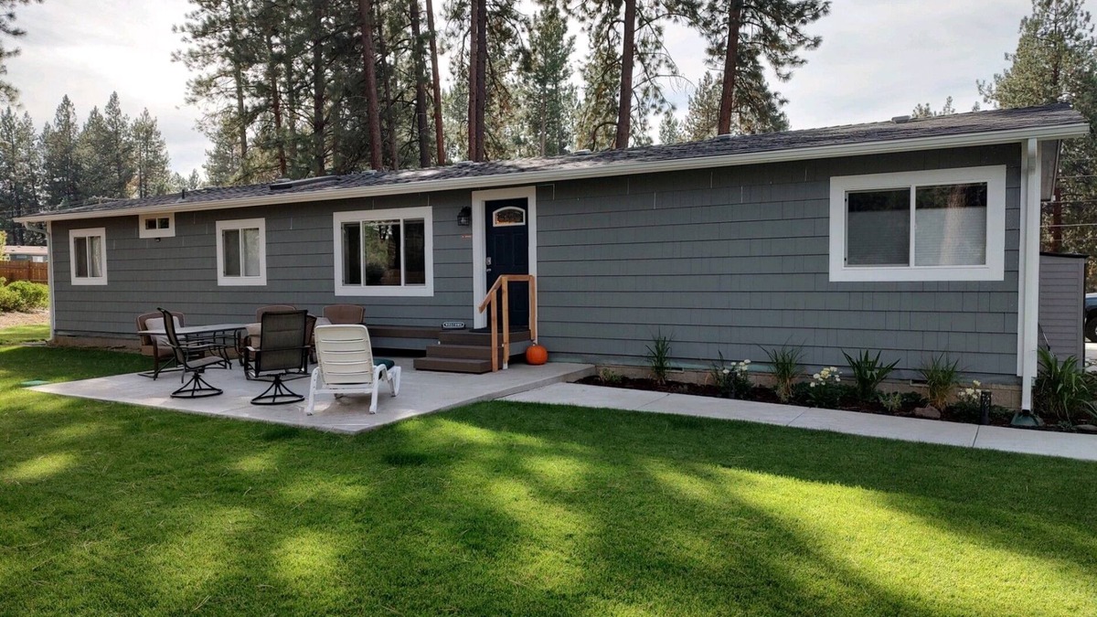 Deschutes River Woods House | Beautiful Home in SW Bend