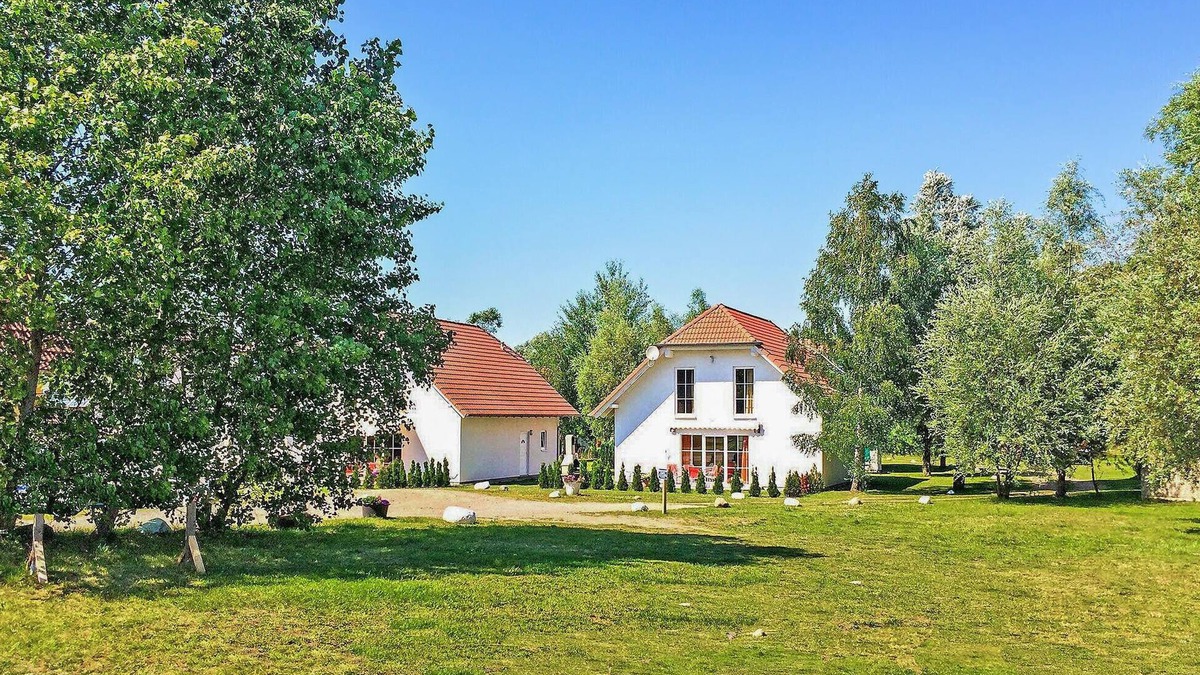 Verchen House | Beautiful home in Verchen with WiFi