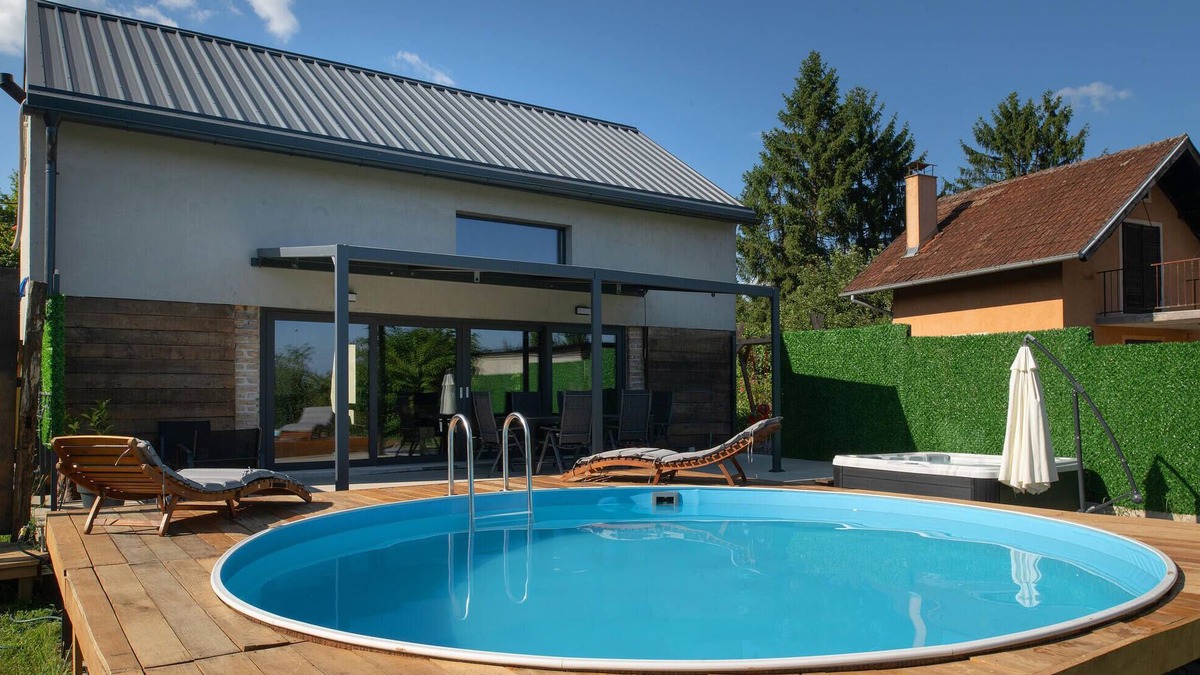 Petrinja House | Beautiful home in Vurot with WiFi