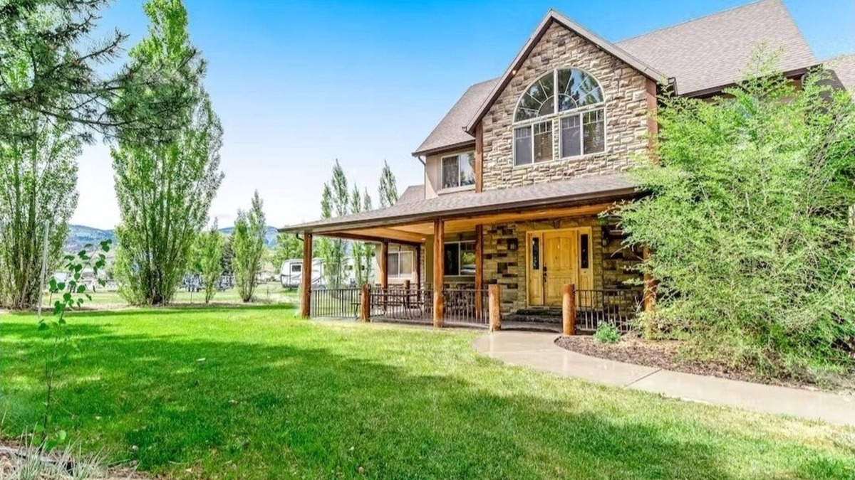 Garden City House | Beautiful home located in the heart of Garden City.
