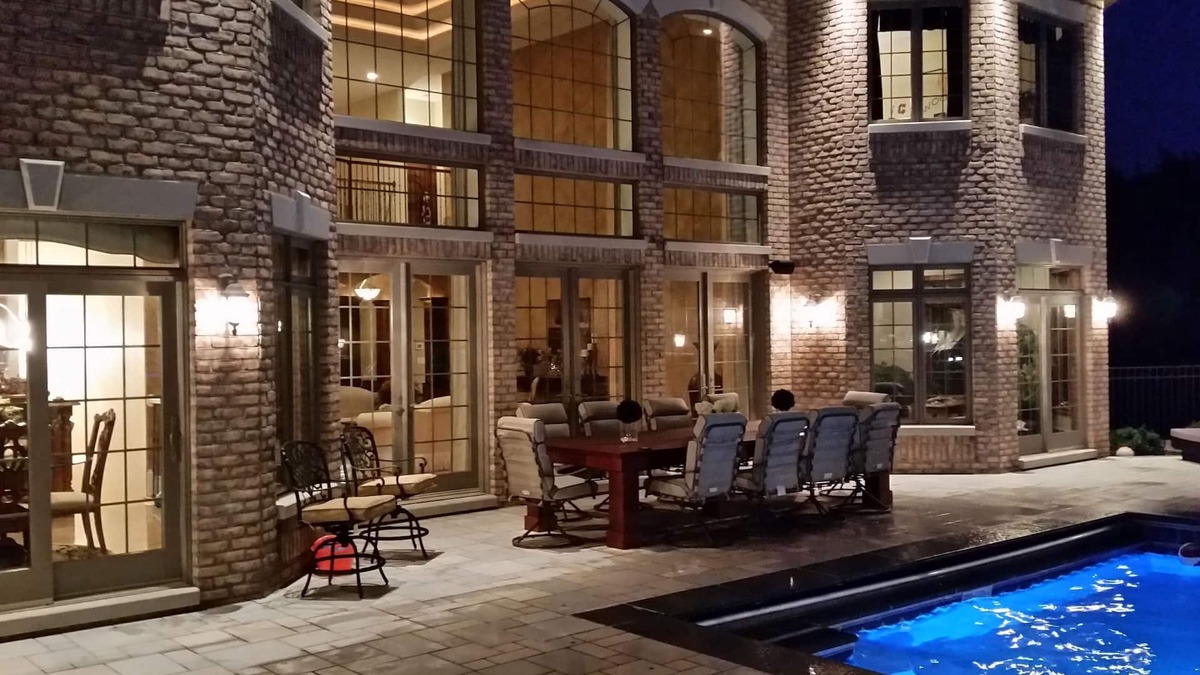Delafield House | Beautiful Home located in the heart of Lake Country