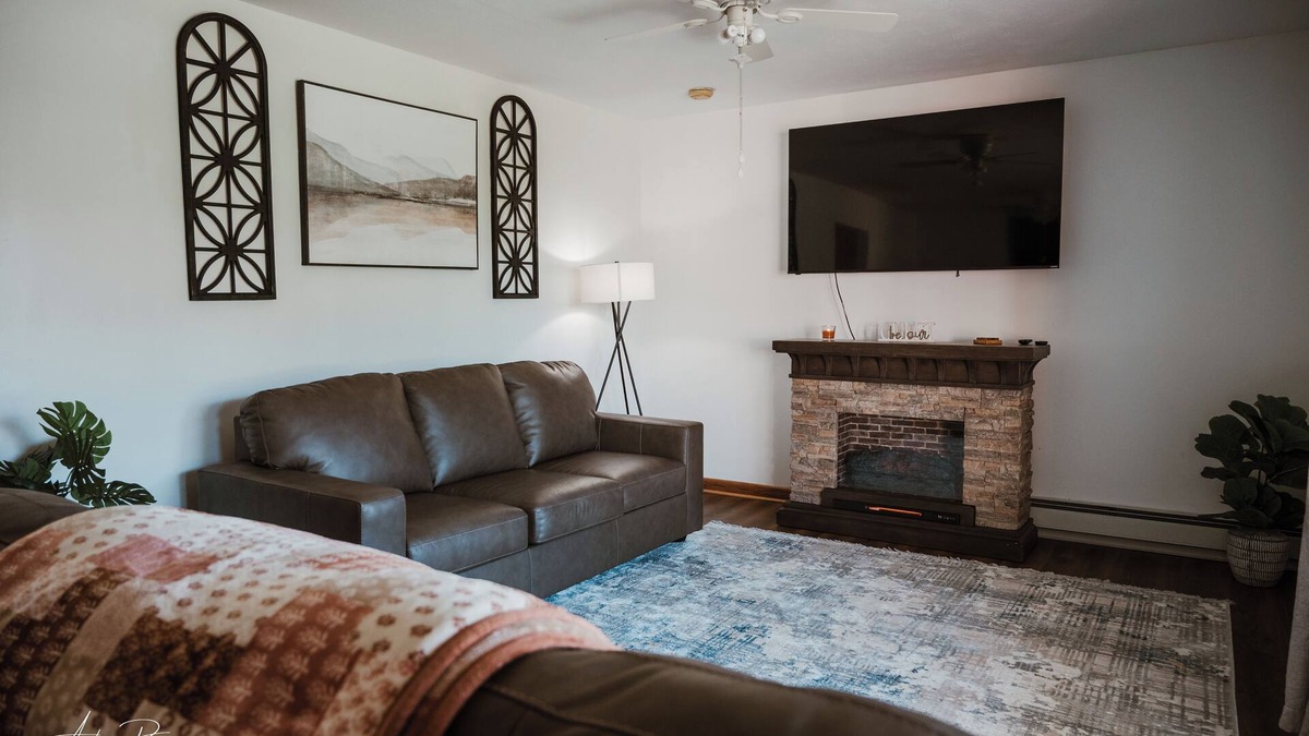 Mabscott House | Beautiful home near I-77/64 spilt perfect for a quick stay or West Virginia stay