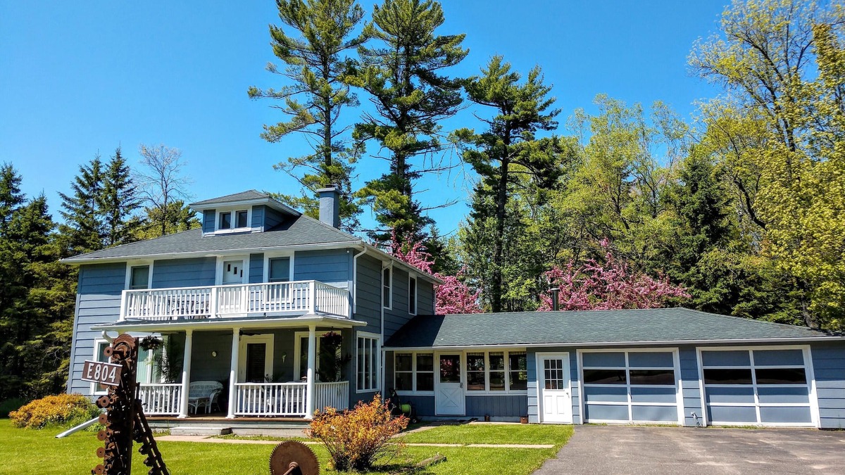 La Pointe Other | Beautiful home on Madeline Island summer specials