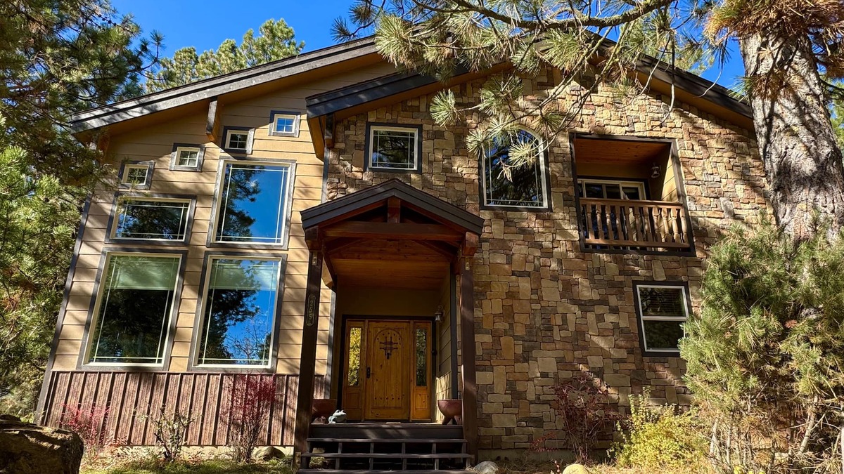 McCall House | Beautiful home on the River- Hot Tub! - 5 minutes from downtown McCall