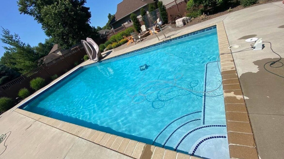 Neenah House | Beautiful home Sleeps 10 with Heated Inground Pool