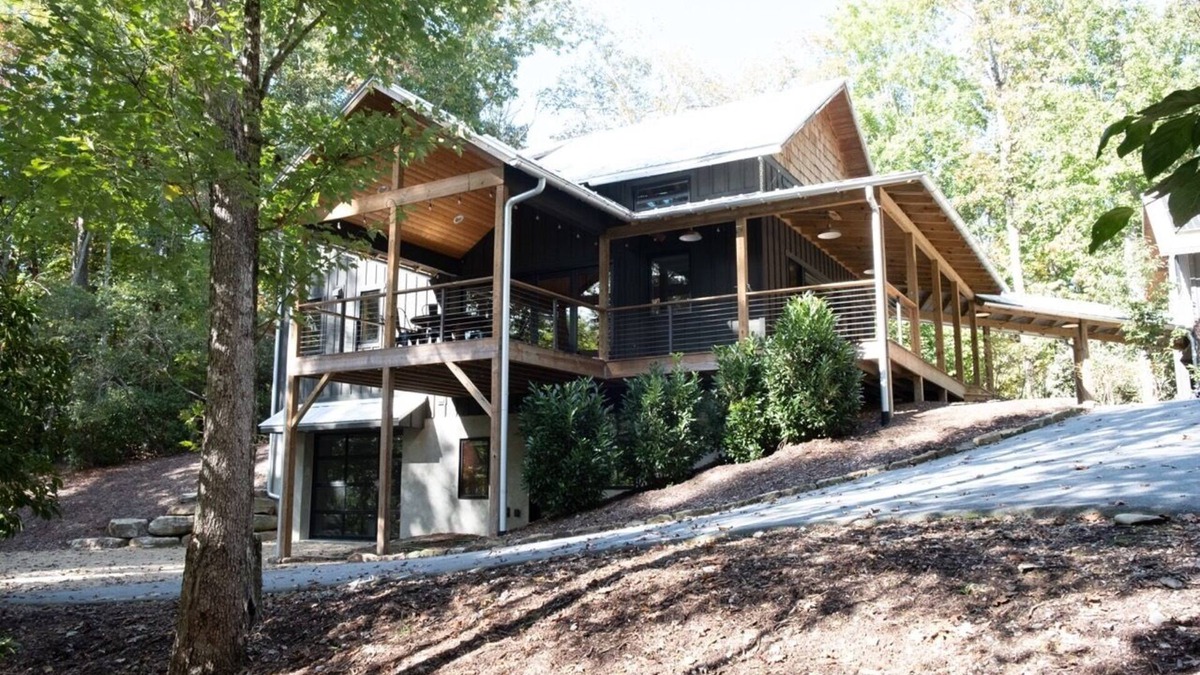 Pisgah Forest House | Beautiful Home with Guest House in Pisgah Forest