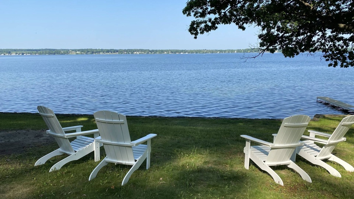 Town of Owasco House | Beautiful home with 180' of Lakefront!
