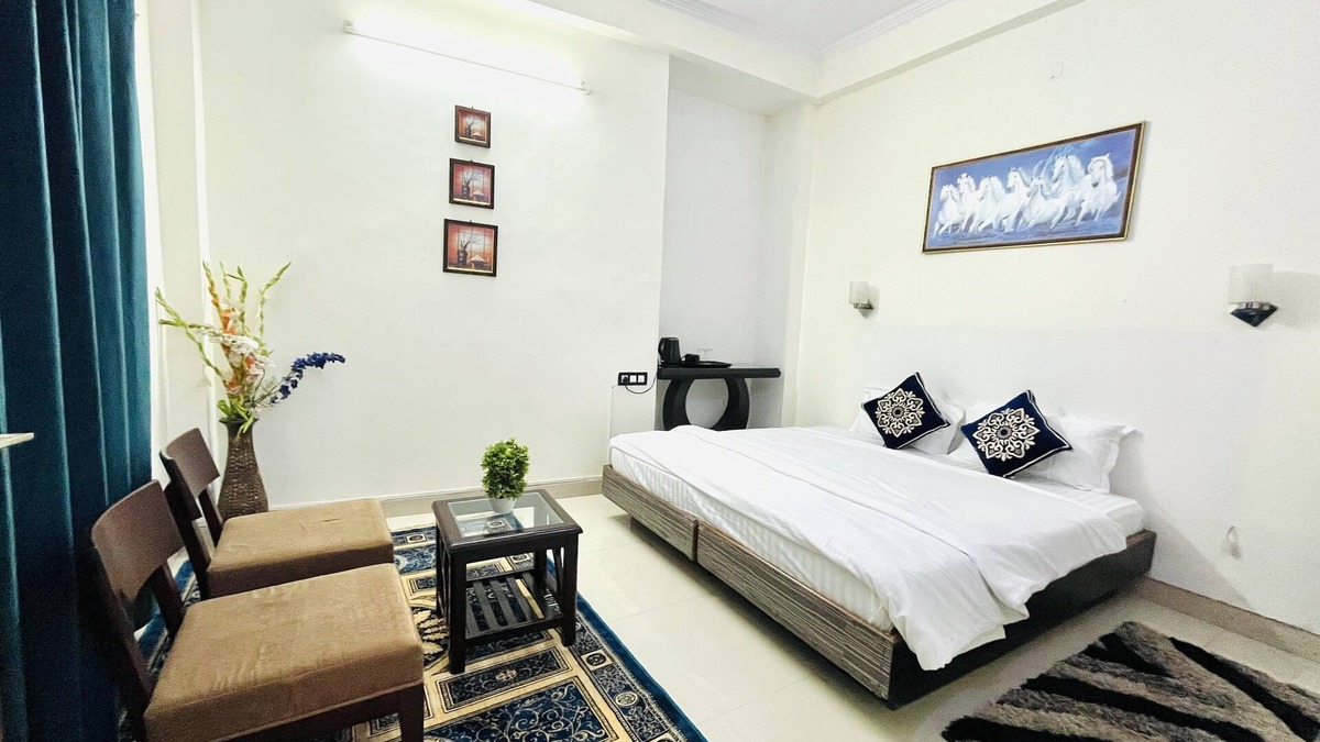 Taj Ganj Bed & Breakfast | Beautiful homestay with nature all around. 5 min from Taj Mahal!