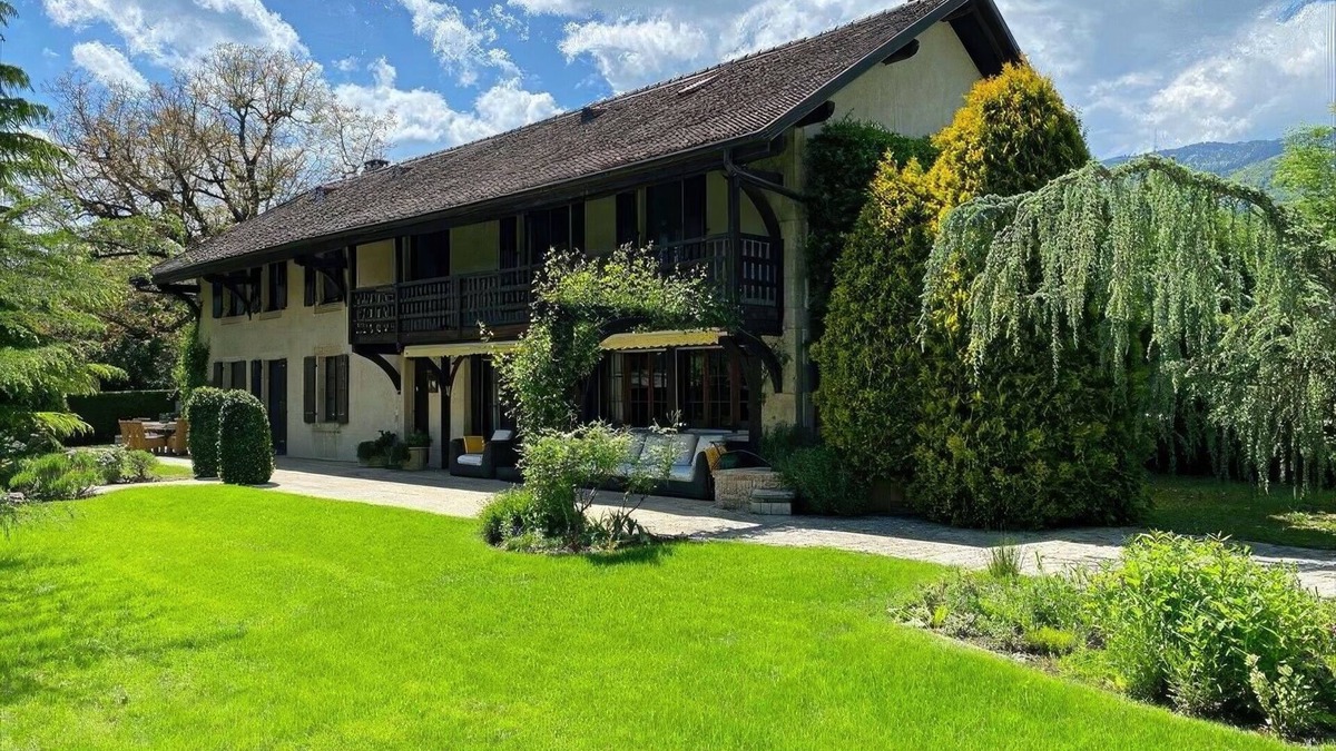 Gingins Villa | Beautiful house at a 20 min drive from Geneva !