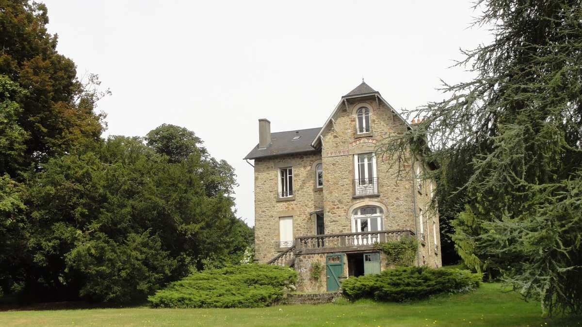 Masseret House | BEAUTIFUL HOUSE BOURGEOISE, 9 people, in the village center of MASSERET