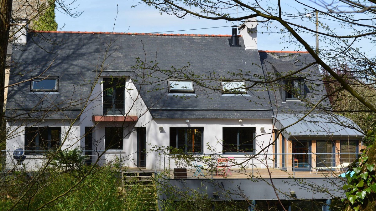 Lehon House | BEAUTIFUL HOUSE IN DINAN WITH LARGE TERRACE AND SPACIOUS ROOMS