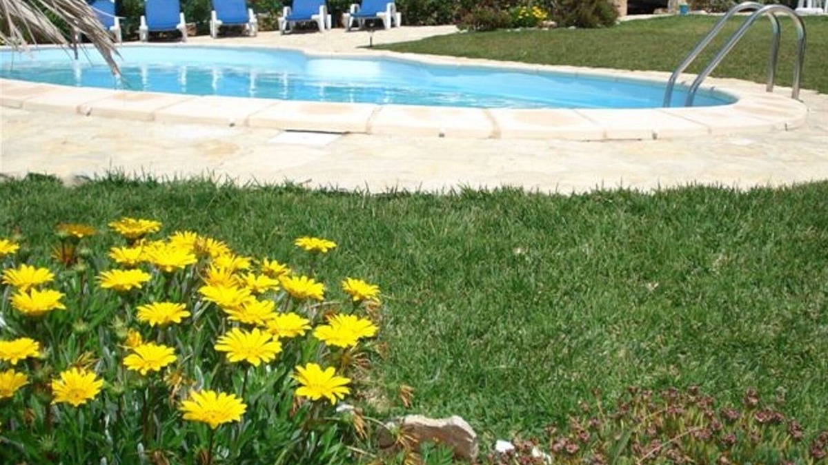 Azenhas do Mar House | Beautiful house in front of the sea in Azenhas do Mar, near beaches, private poo