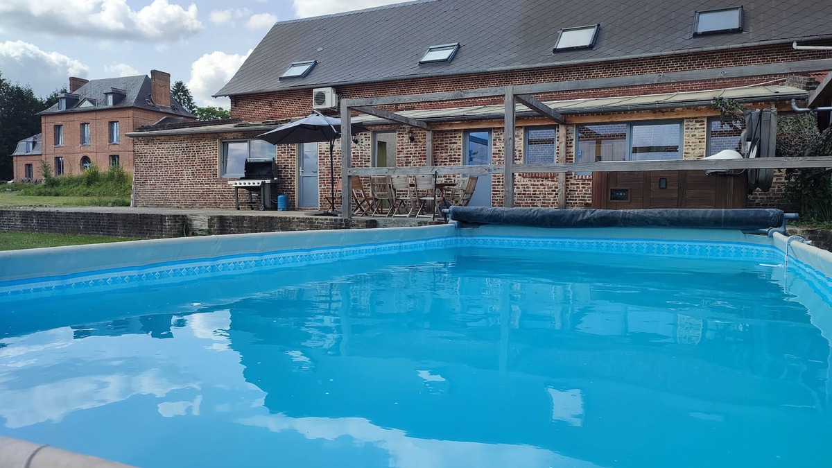 Monterolier House | Beautiful house not overlooked, swimming pool, sauna, jacuzzi, billiards, 2h from Paris