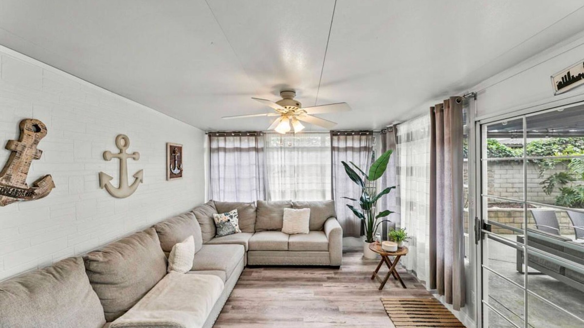 Camarillo House | Beautiful house to relax and enjoy close to Camarillo outlets and beach
