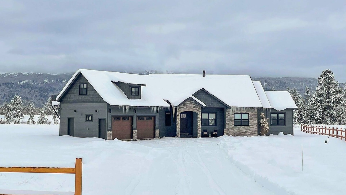 McCall House | Beautiful house w/2 gas fireplaces, private hot tub, grill & mountain views