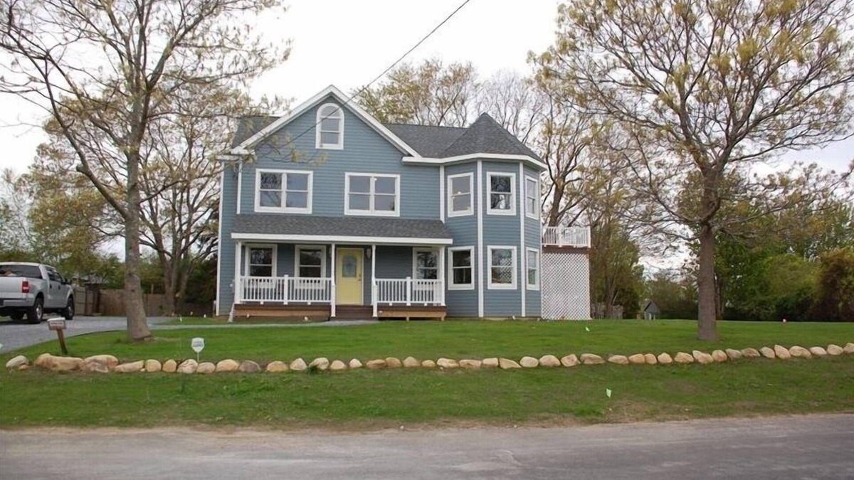 Culloden Shores House | Beautiful House with Private Beach Access - Rental Registry Cert #23-1,120