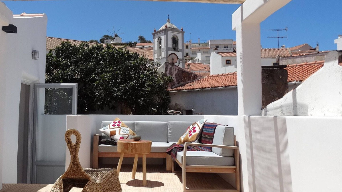 Baiona House | Beautiful house with roof terrace in old town of Odeceixe