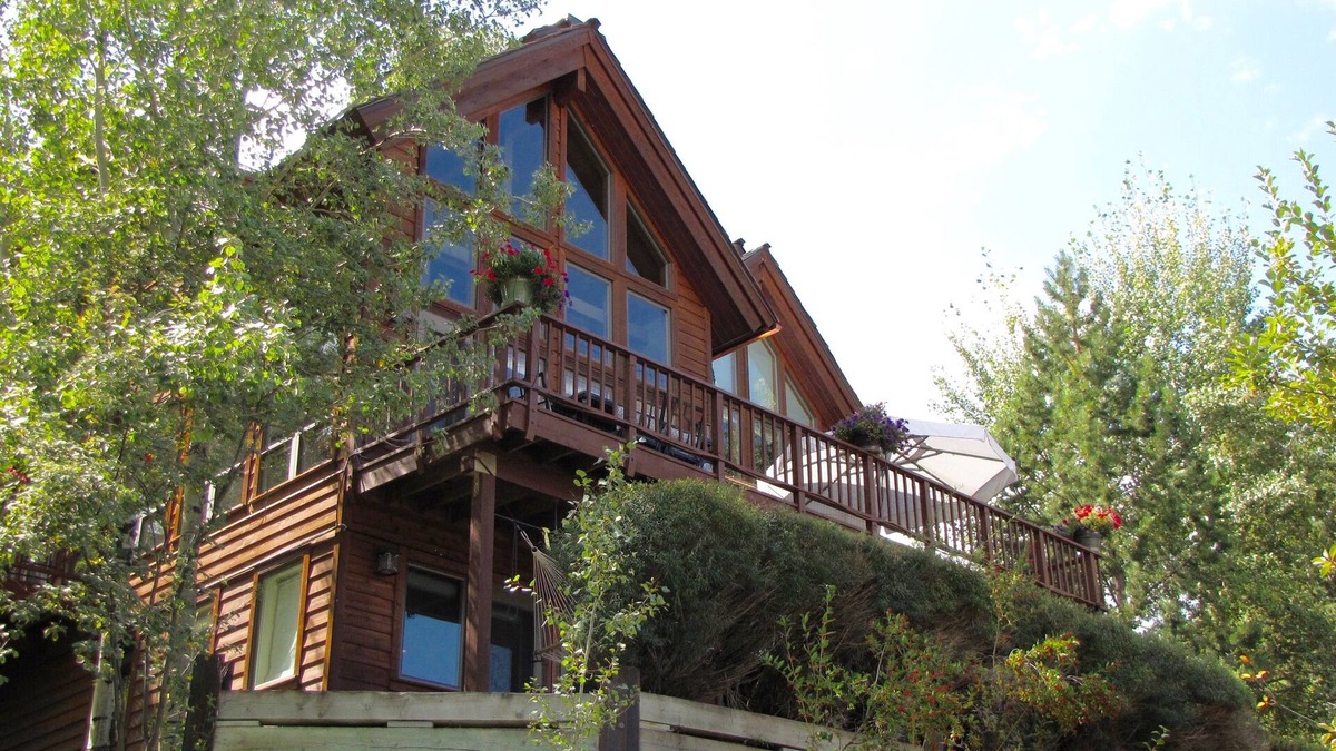 Jackson House | Beautiful In-town Home with Teton Views Next to Forest