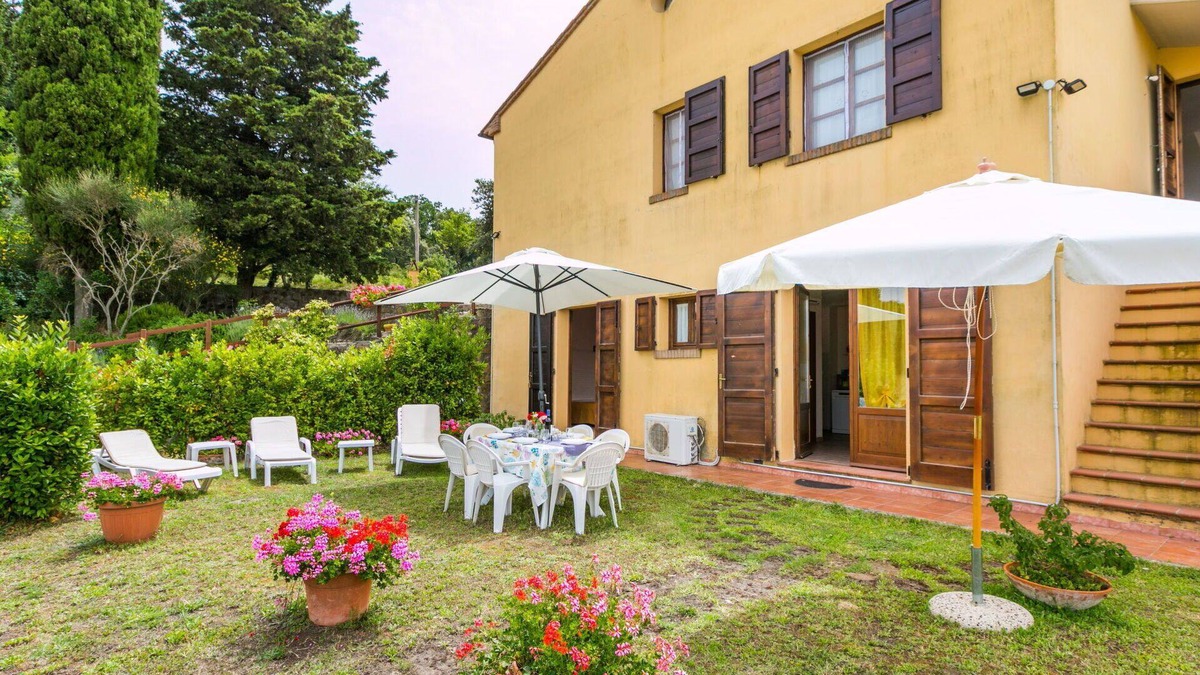 Castellina Marittima Apartment | Beautiful apartment for 17 guests with A/C, WIFI, pool, TV, patio, pets allowed and panoramic view