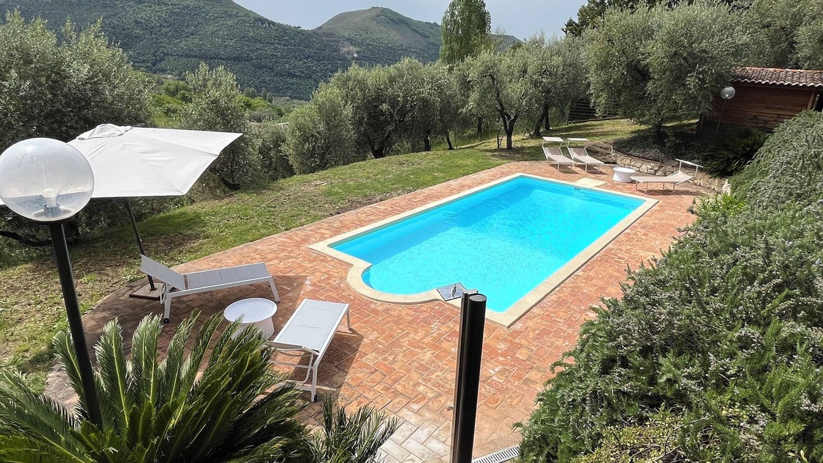 Castelnuovo di Farfa Villa | Beautiful spacious and beautifully furnished vacation home with idyllic pool