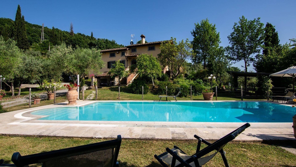 Castiglion Fiorentino Villa | Beautiful private villa with private pool, A/C, WIFI, TV, terrace and pets allowed, close to Are.
