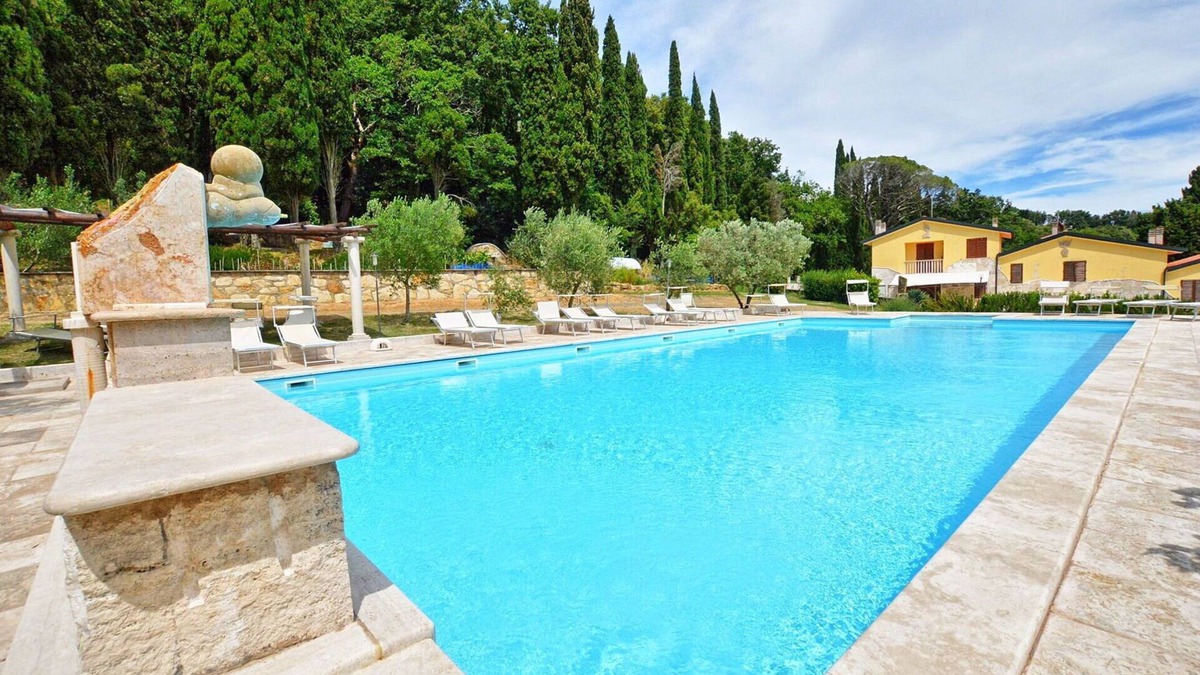 Monteverdi Marittimo Apartment | Beautiful apartment for 6 people with pool