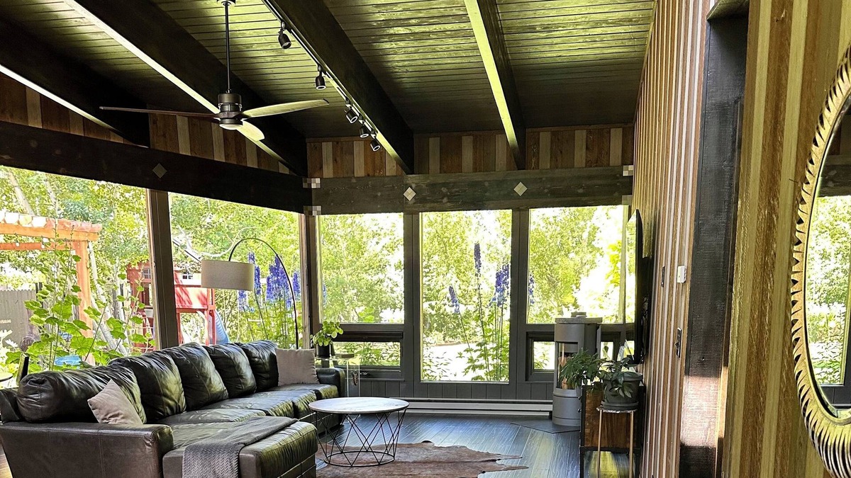 South Park House | Beautiful Jackson Hole Home, Hot Tub and Gym! Fire Pit! 10 min from Town!