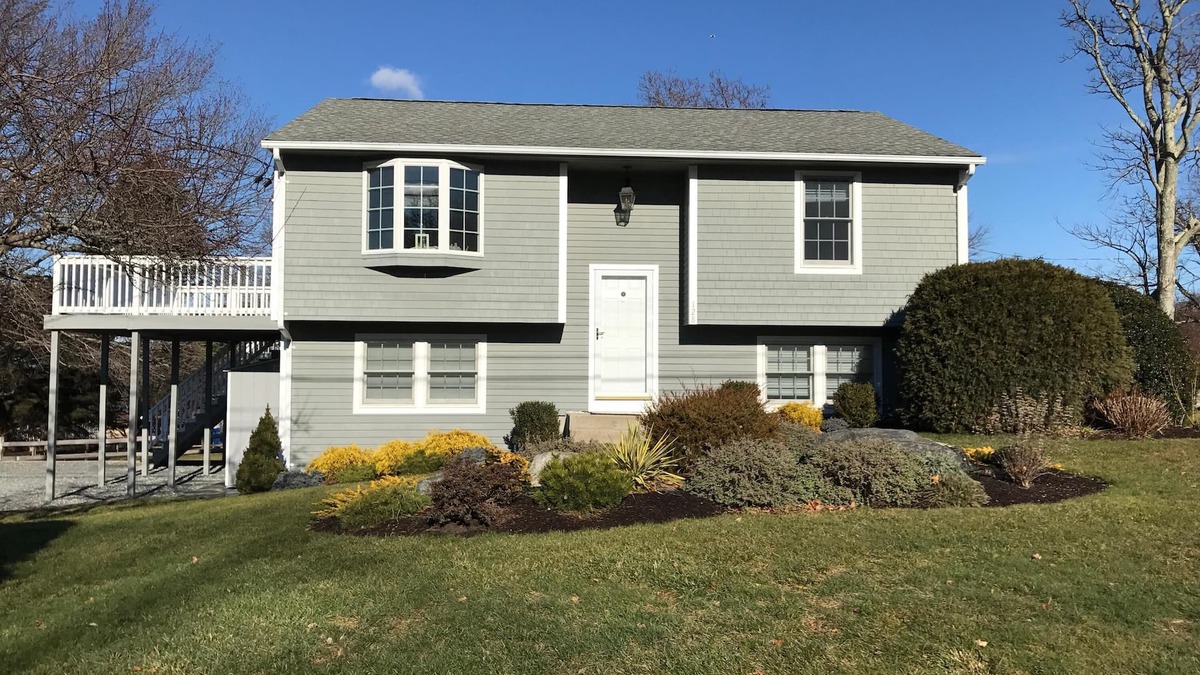 Jamestown Shores House | Beautiful Jamestown home steps from the water