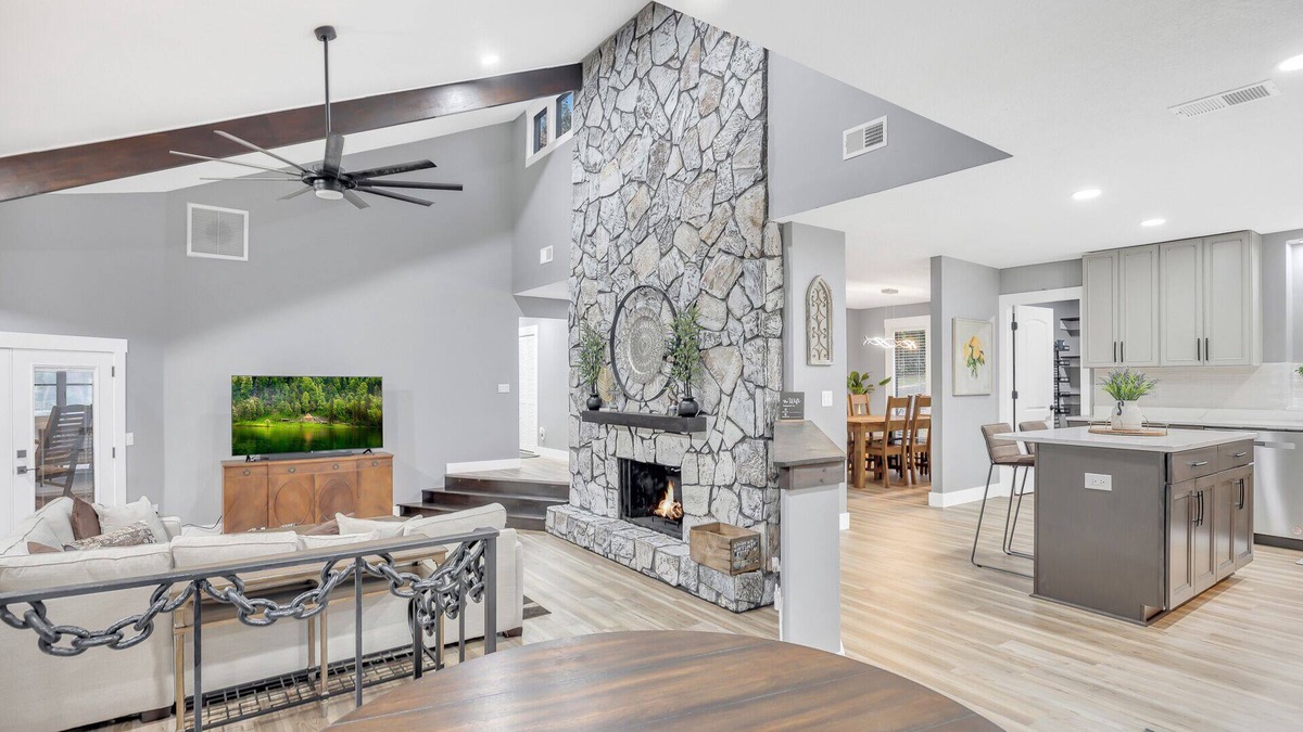Doctors Inlet House | Beautiful Lake getaway with pool, upgraded, pet friendly with lots of extras!