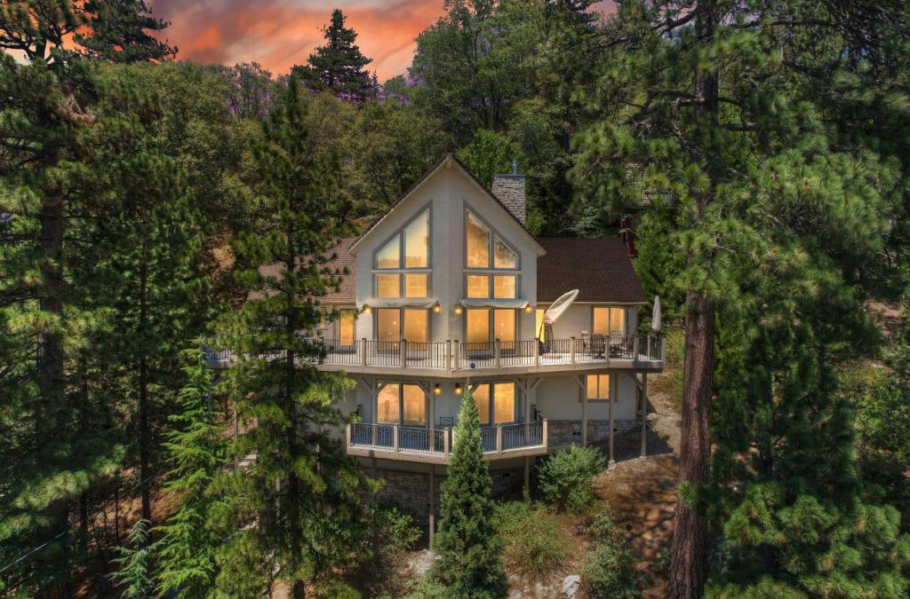 Blue Jay House | Beautiful Lake Arrowhead Cabin with EV Charger