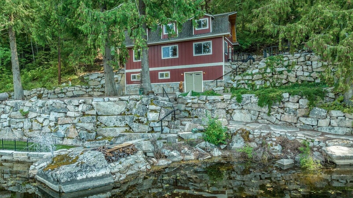 Athol Cabin | Beautiful Lake Cabin on Kelso Lake, Idaho! Close to Silverwood!
