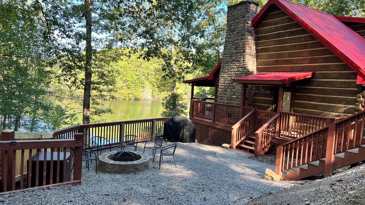 Pittsburg Cabin | Beautiful Lake Front Cabin with Private Dock