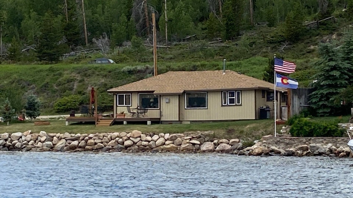Granby House | Beautiful Lake Front Property!