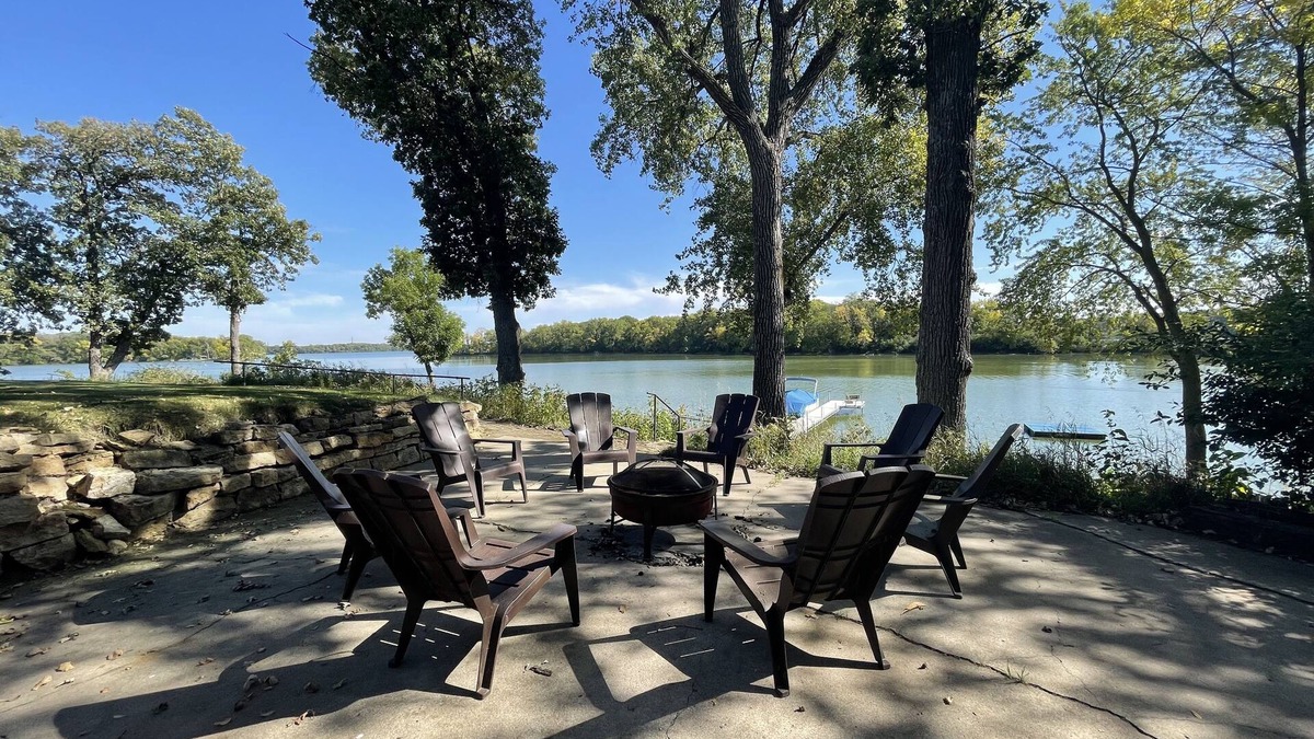 Martin County House | Beautiful lake home in a quiet neighborhood