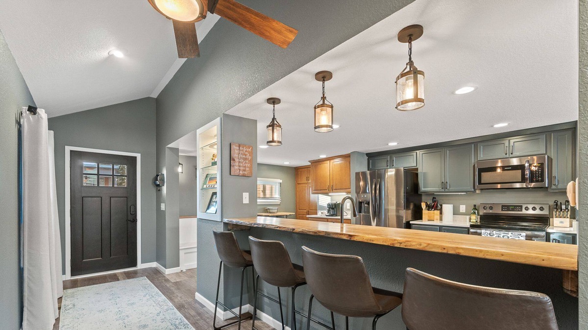 Rome City House | Beautiful lake home with room for the whole family!