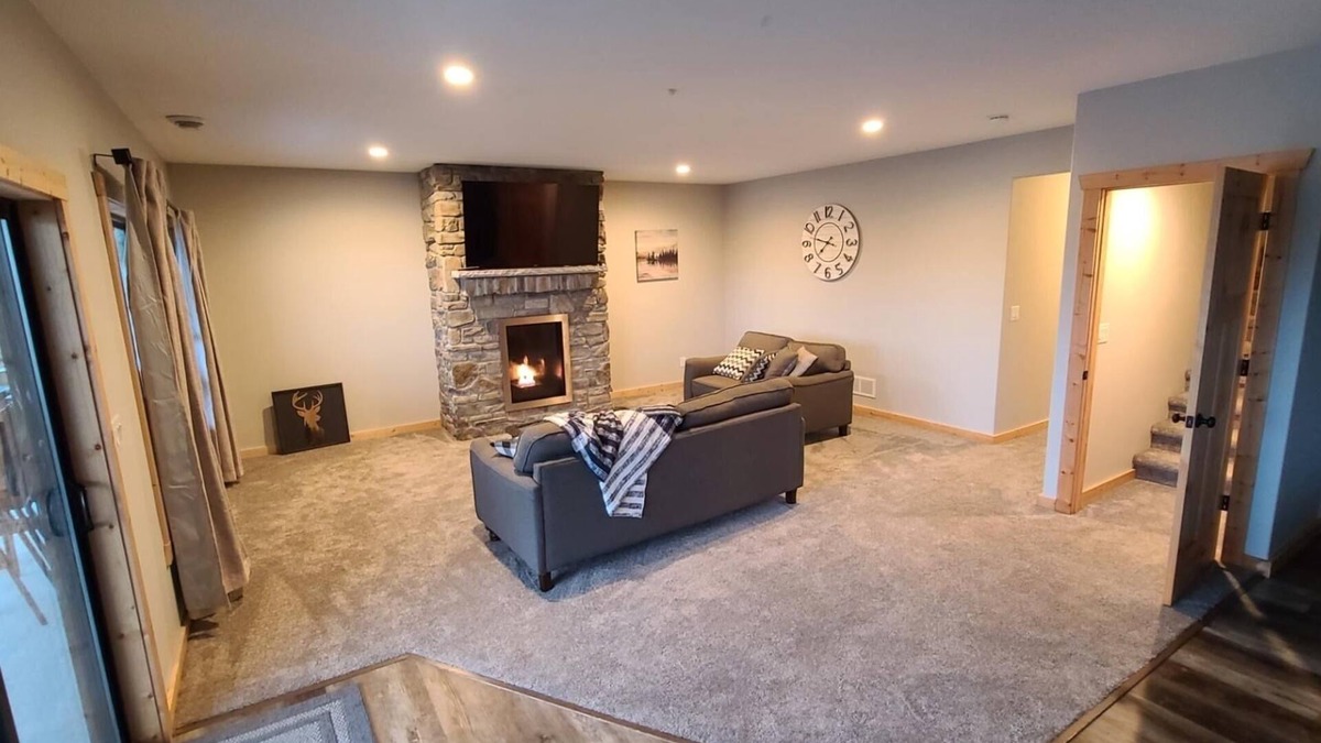 Apple River House | Beautiful Lake house with own beach, and walking trails