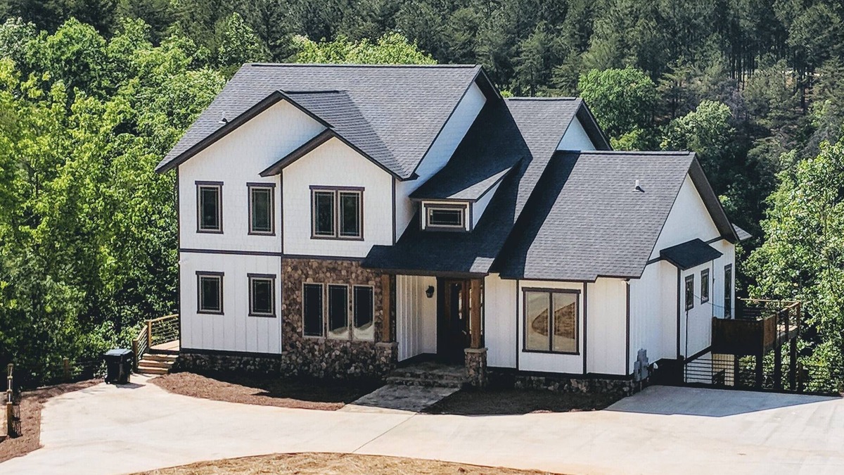 Wedowee House | Beautiful lake house on quiet cove with stunning views.