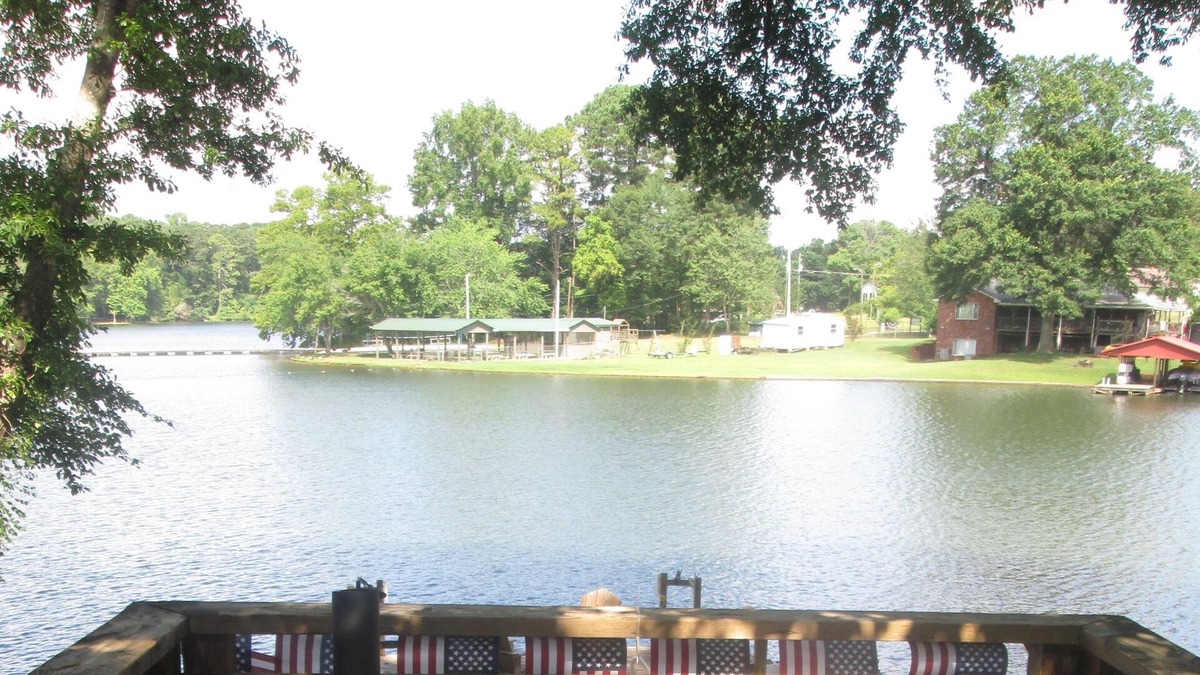 West Point House | Beautiful Lake House in West Central Georgia