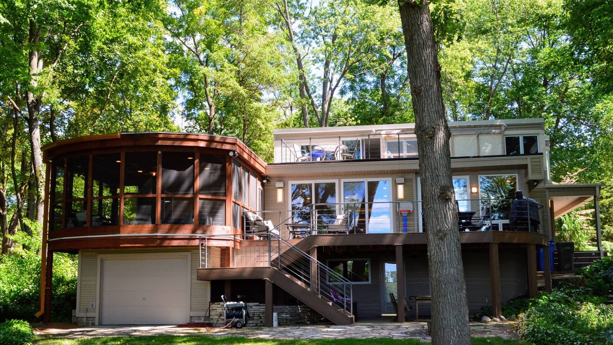 Monona House | Beautiful Lake Monona Home-Minutes to Downtown Madison
