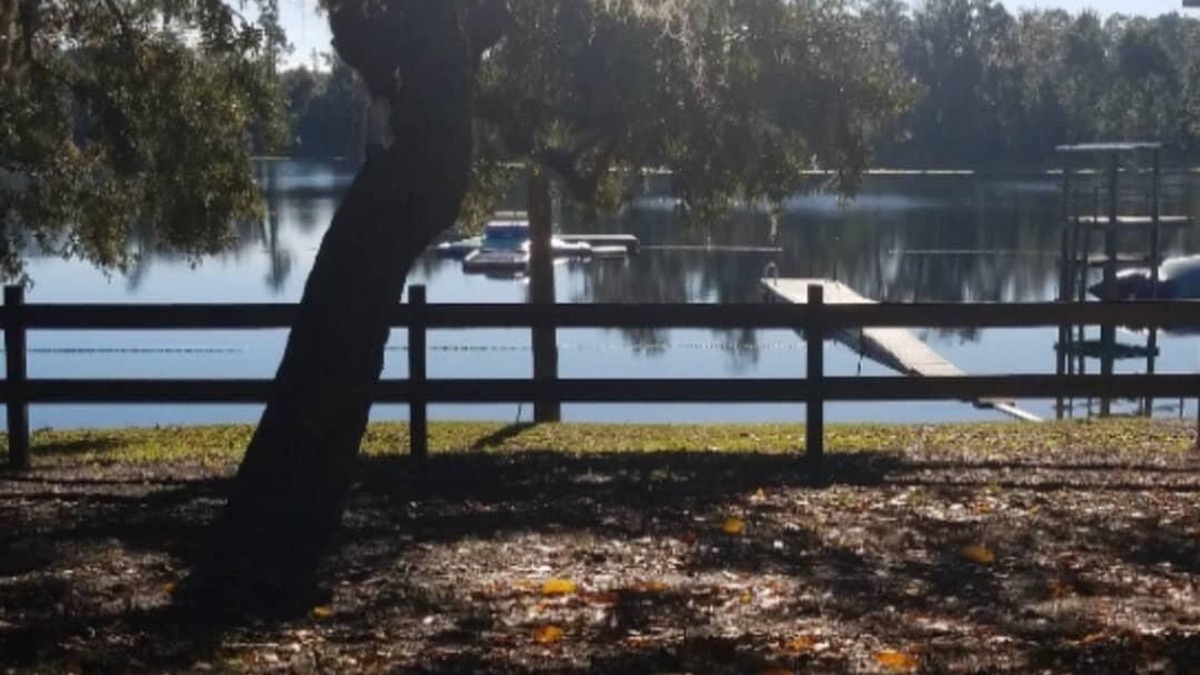 De Leon Springs Cabin | Beautiful lake front property with fully furnished cabins!