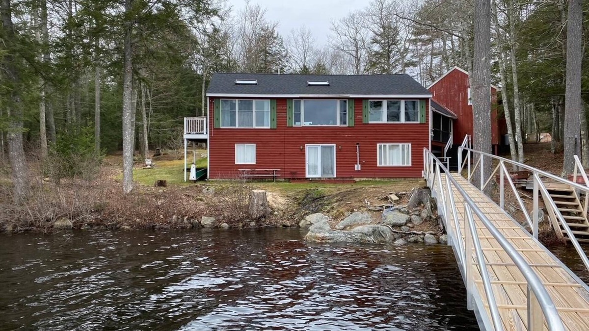 Damariscotta House | Beautiful Lakefront House On Lake Pemaquid Maine with 3 Bedrooms