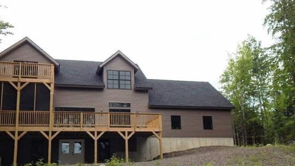 Brownville House | Beautiful Lakefront Home on Ebeemee Lake 1 hr from Bangor and Baxter State Park.