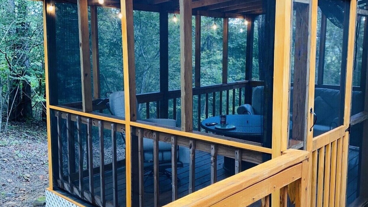 Tuscaloosa House | Beautiful LakeFront View Rental - Only 8.6 mi from the UA!