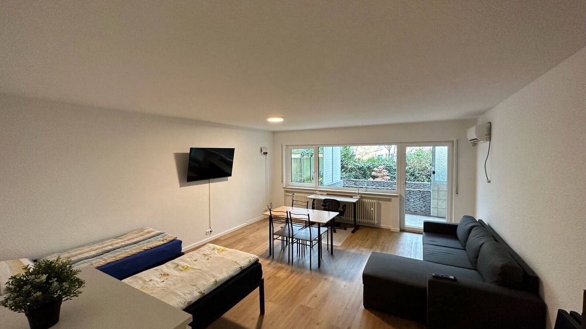 Weststadt Sudlicher Teil Apartment | Beautiful, large and great apartment with balcony in top location