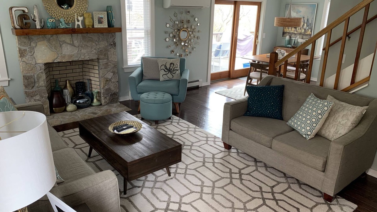 Provincetown House | Beautiful, Large, Pet Friendly, 4 Bedroom House In West End Meadowview Heights.