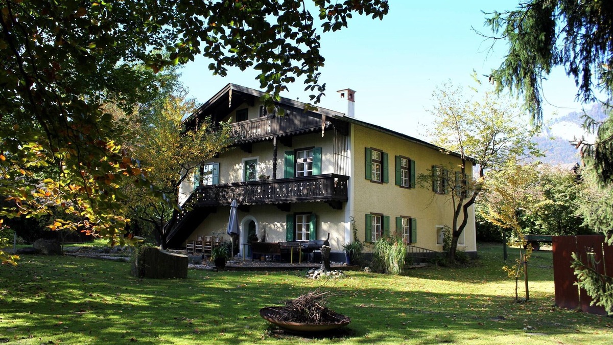 Kramsach Ski Chalet | Beautiful: listed farmhouse in the middle of a palace park